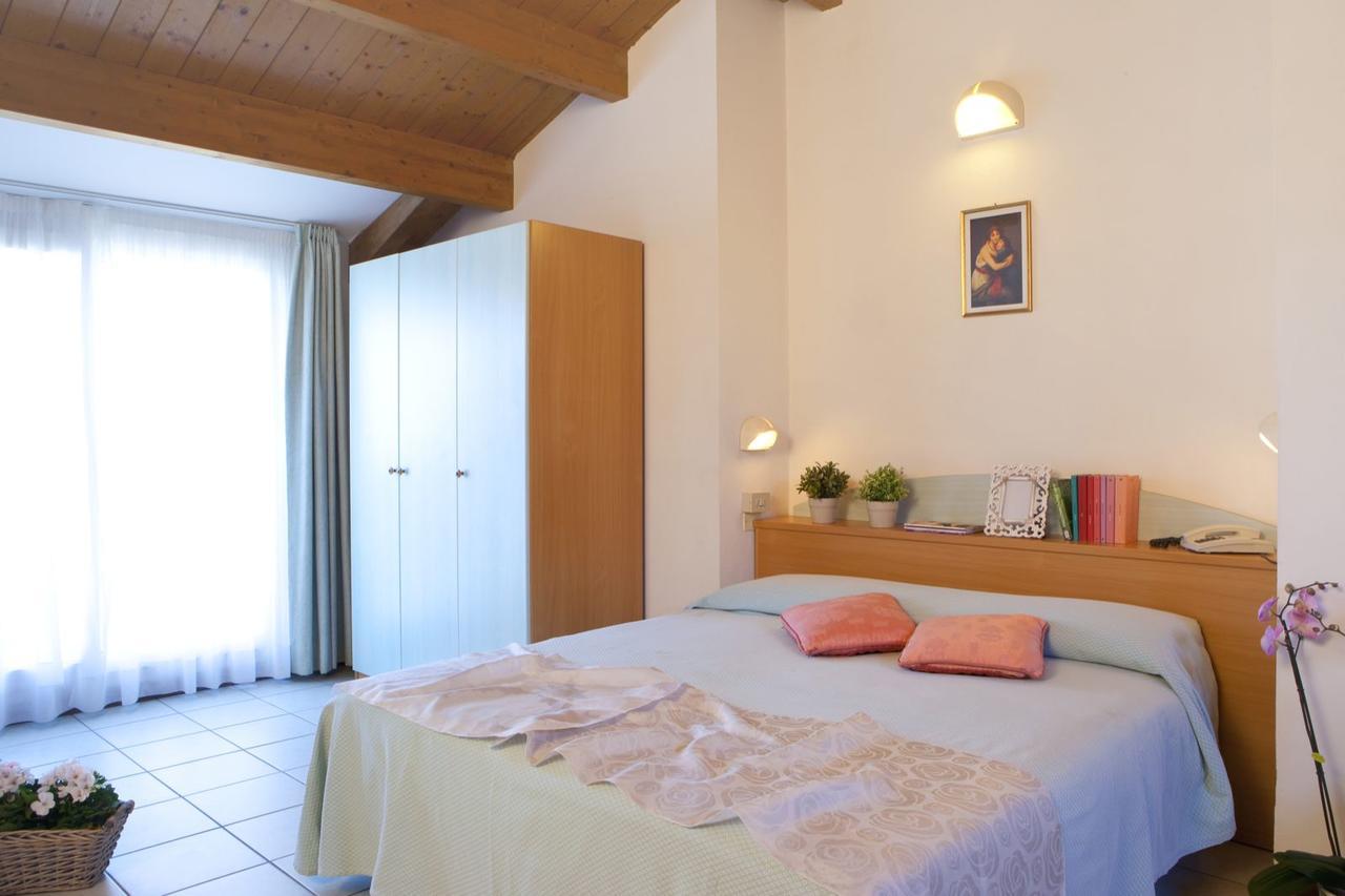 Hotel Lungomare Cattolica Extérieur photo